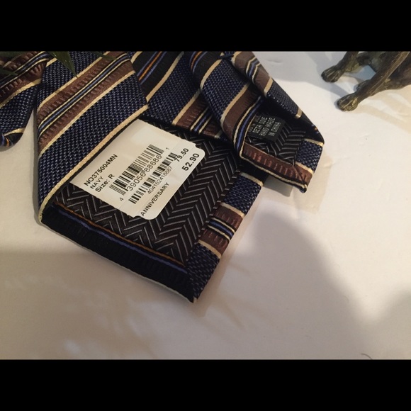 NORDSTROM 100% Silk TIE Navy & Stripes NEW - Picture 5 of 6